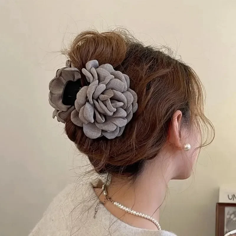 Travel Accessories Aesthetic - Francuskie spinki do włosów z różanymi
